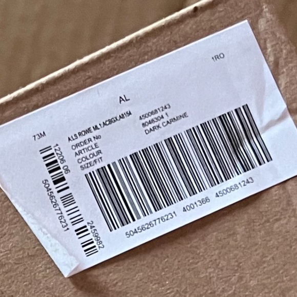 NWT Burberry long wallet - Picture 6 of 6